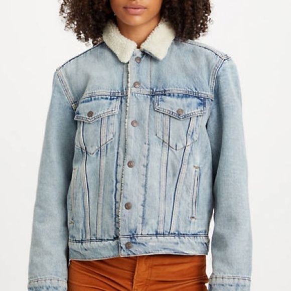 Levi's Jackets & Blazers - Levi’s Premium Ex-Boyfriend Sherpa Trucker Jacket